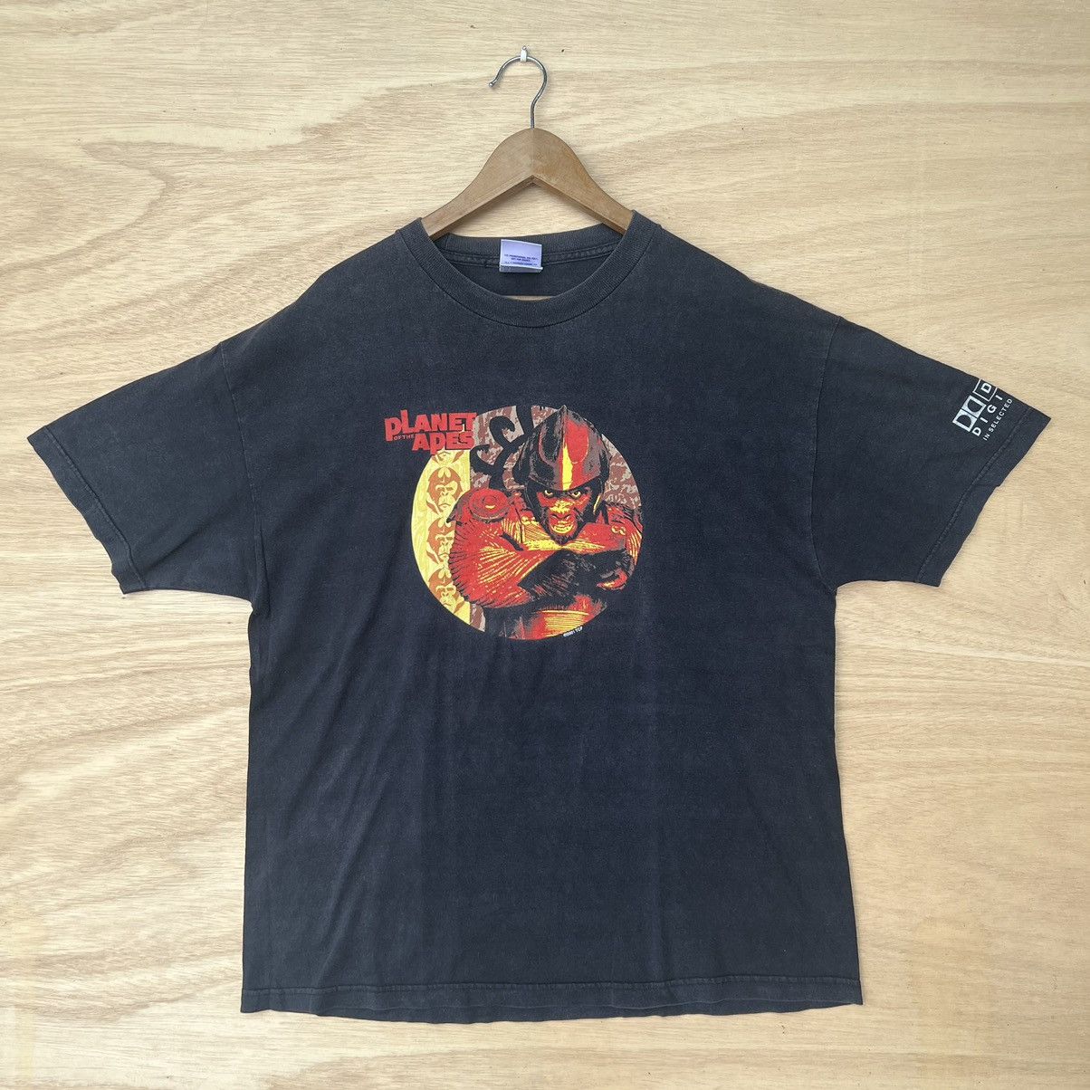 Vintage VINTAGE TEE SHIRT Y2K PLANET OF THE APES COPYRIGHT 2001 Size US XL / EU 56 / 4 - 1 Thumbnail