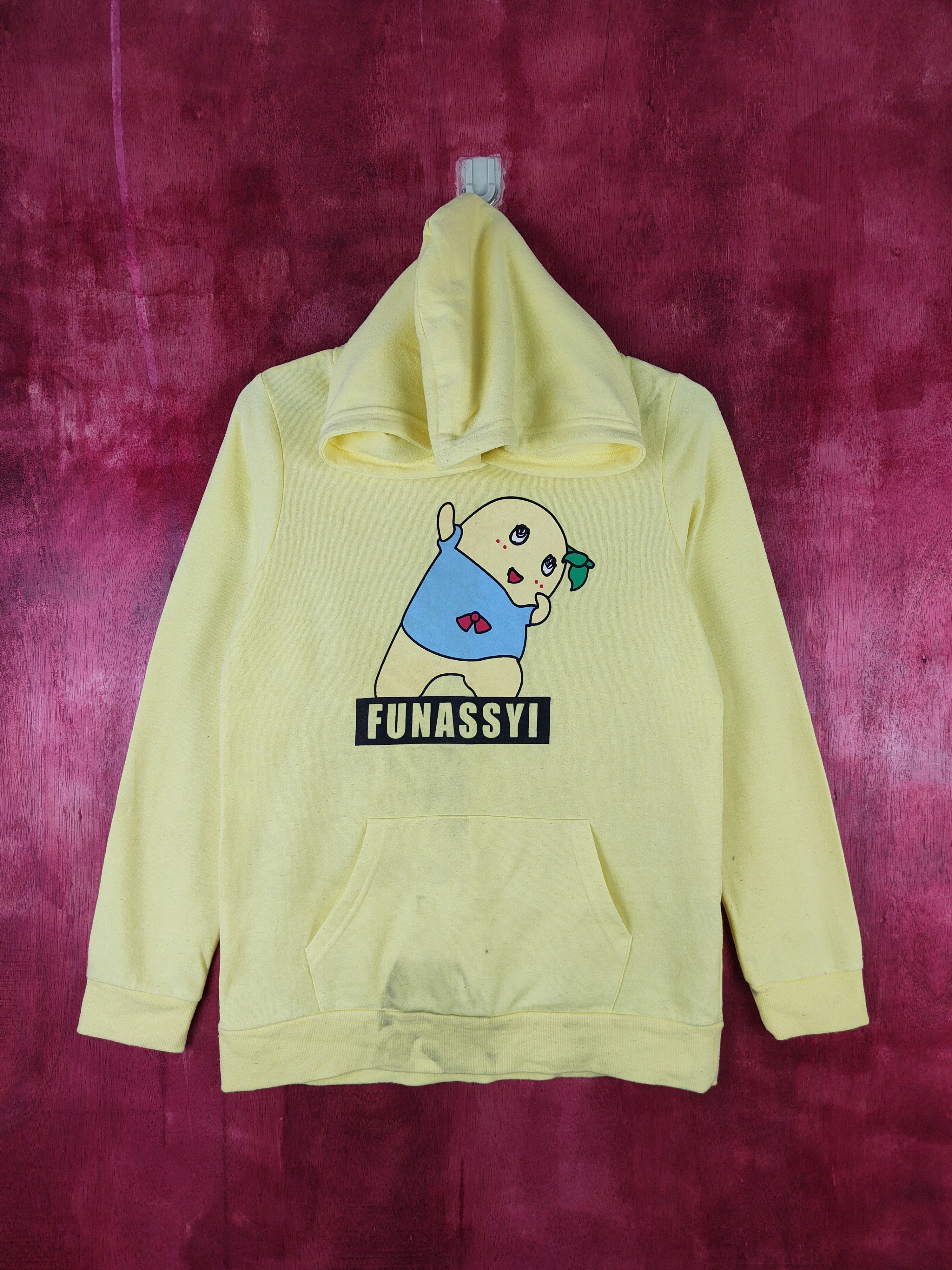 image of Funassyi Yellow Sweatshirt Anima Japan 5549, Women's (Size Small)