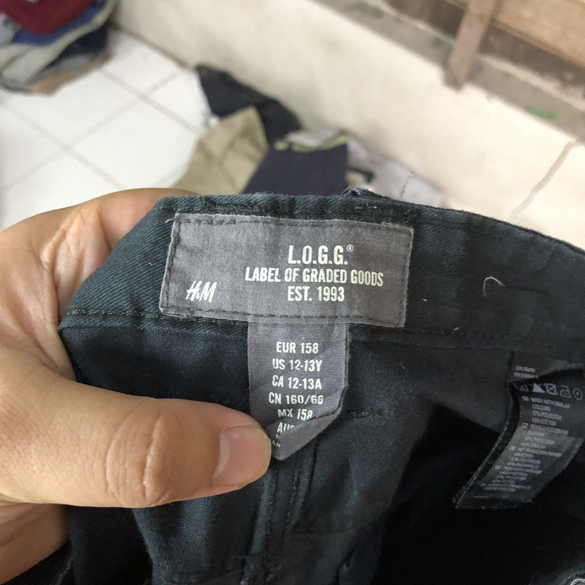 H&M H&M Black Corduroy vintage Black Casual Pants #5585 Size 27" / US 4 / IT 40 - 14 Thumbnail