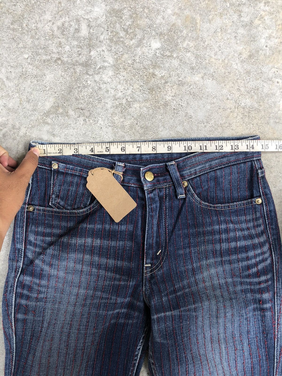 If Six Was Nine Levi’s Flared Jeans Hickory Distressed Size US 29 - 18 Thumbnail