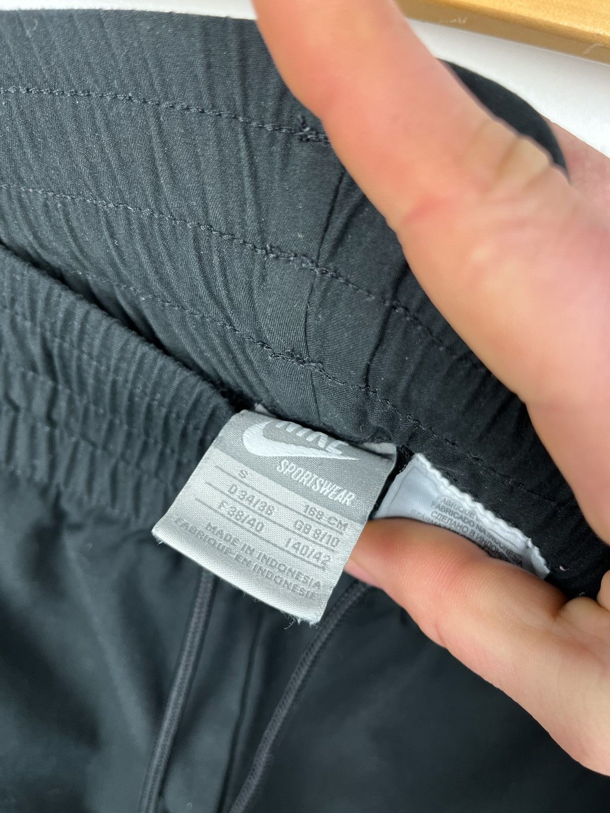 Japanese Brand × Nike VINTAGE PARASHUTE Y2K NYLON NIKE PANTS WOMENS S Size 27" / US 4 / IT 40 - 6 Thumbnail