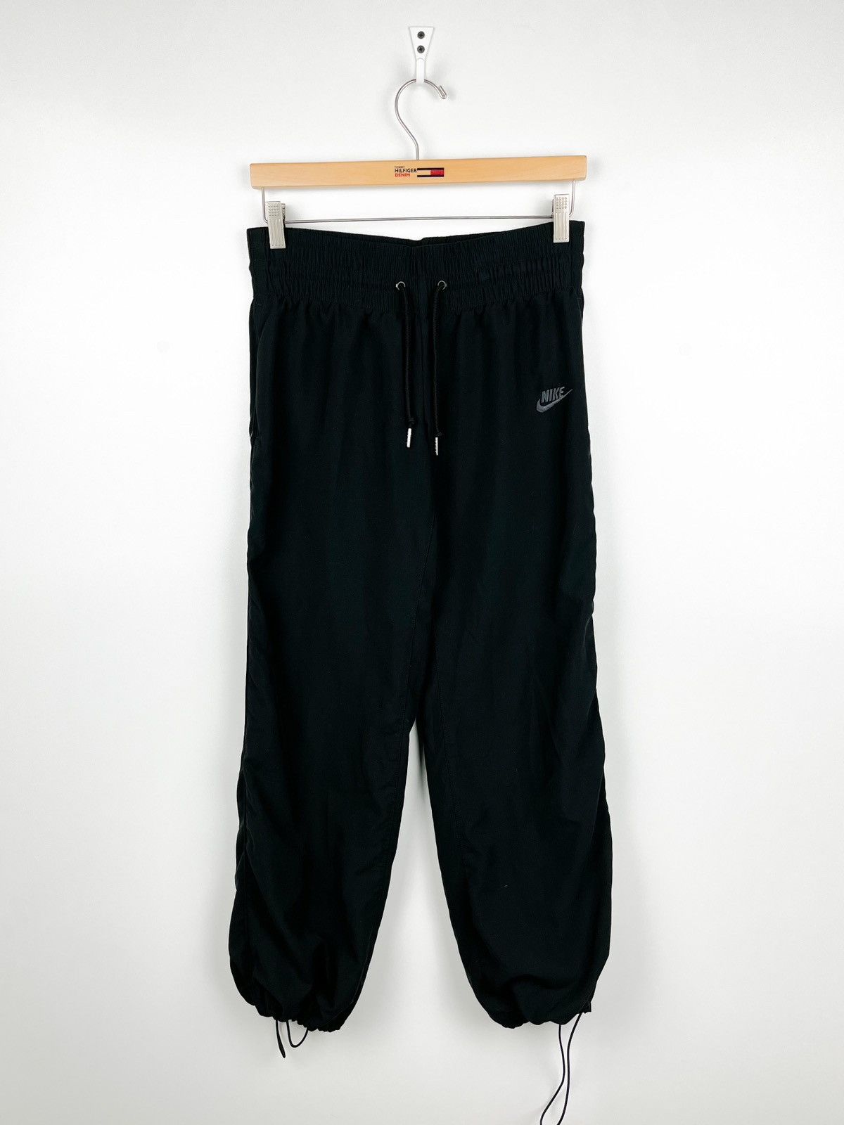 Japanese Brand × Nike VINTAGE PARASHUTE Y2K NYLON NIKE PANTS WOMENS S Size 27" / US 4 / IT 40 - 1 Thumbnail