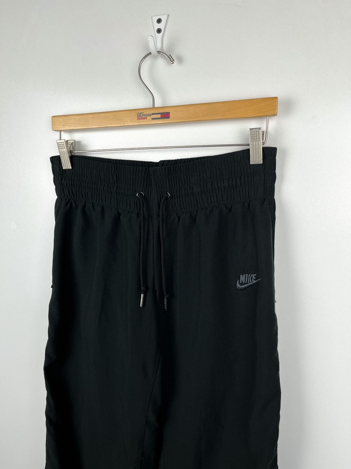 Japanese Brand × Nike VINTAGE PARASHUTE Y2K NYLON NIKE PANTS WOMENS S Size 27" / US 4 / IT 40 - 2 Thumbnail