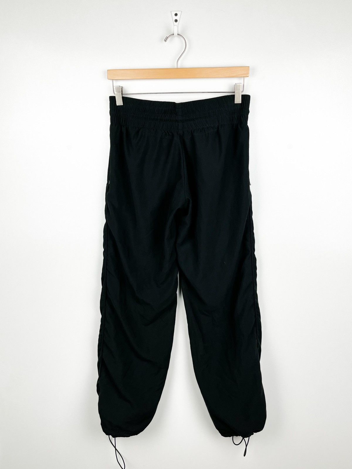Japanese Brand × Nike VINTAGE PARASHUTE Y2K NYLON NIKE PANTS WOMENS S Size 27" / US 4 / IT 40 - 3 Thumbnail