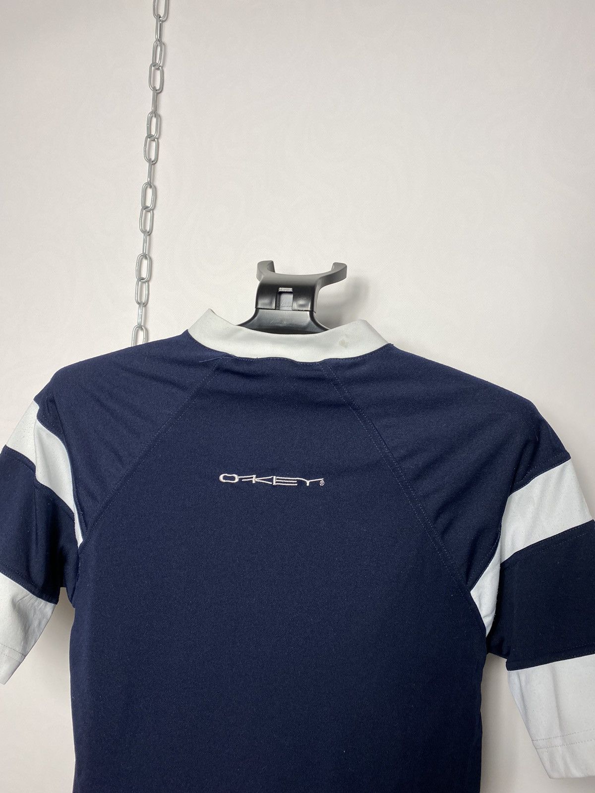 Oakley Vintage Oakley central logo t-shirt tee size S Size US S / EU 44-46 / 1 - 8 Thumbnail