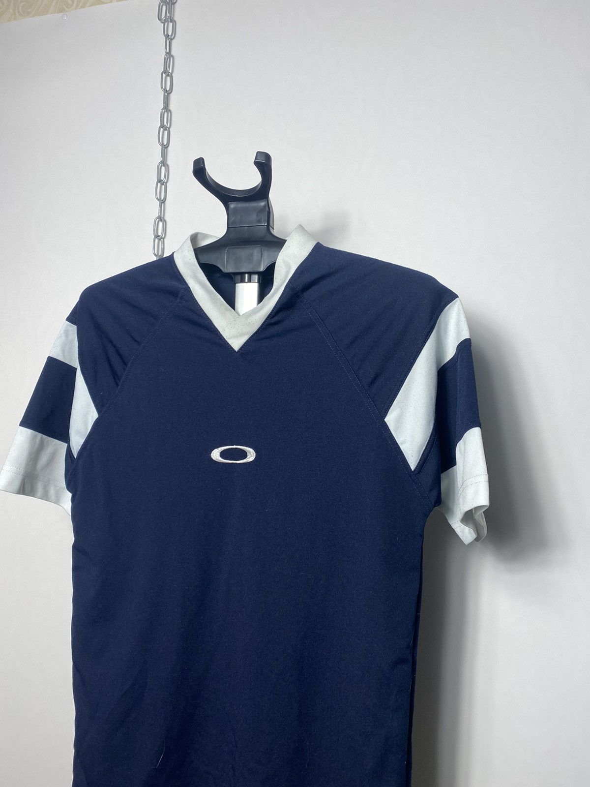 Oakley Vintage Oakley central logo t-shirt tee size S Size US S / EU 44-46 / 1 - 2 Thumbnail
