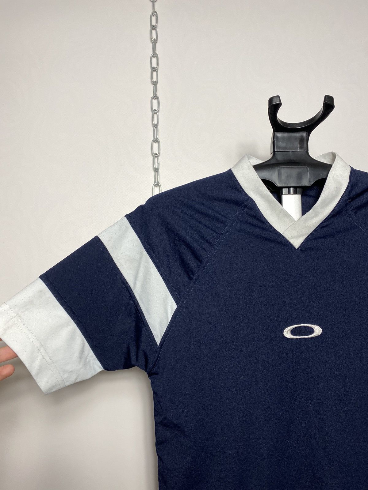 Oakley Vintage Oakley central logo t-shirt tee size S Size US S / EU 44-46 / 1 - 4 Thumbnail