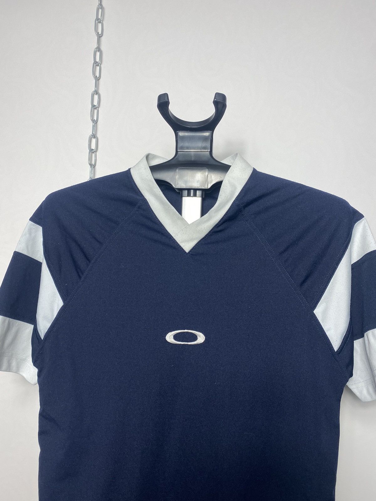 Oakley Vintage Oakley central logo t-shirt tee size S Size US S / EU 44-46 / 1 - 3 Thumbnail