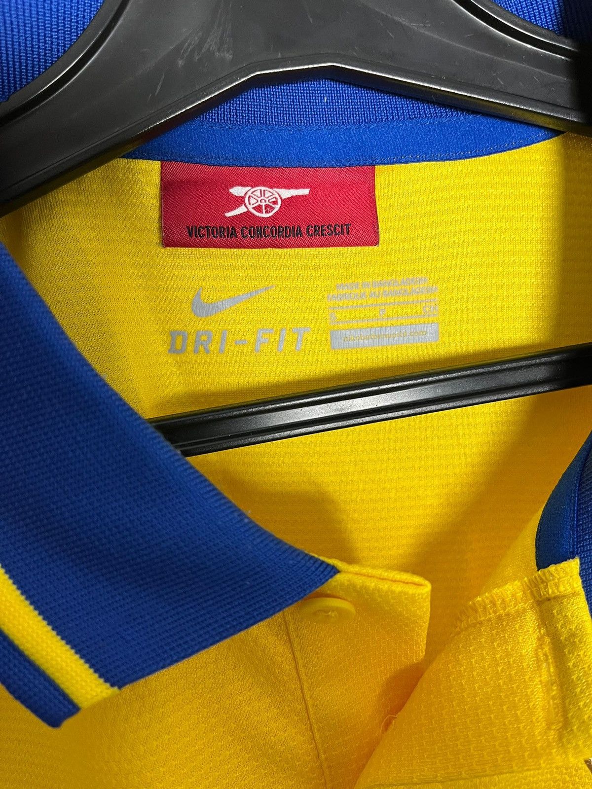 Nike Nike Arsenal 2013/2014 soccer jesrsey tshirt Size US S / EU 44-46 / 1 - 4 Thumbnail