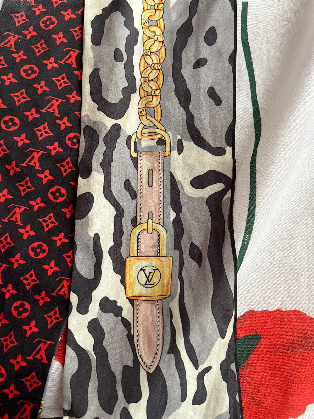 Louis Vuitton Louis Vuitton scarf handkerchief monogram Size ONE SIZE - 4 Thumbnail