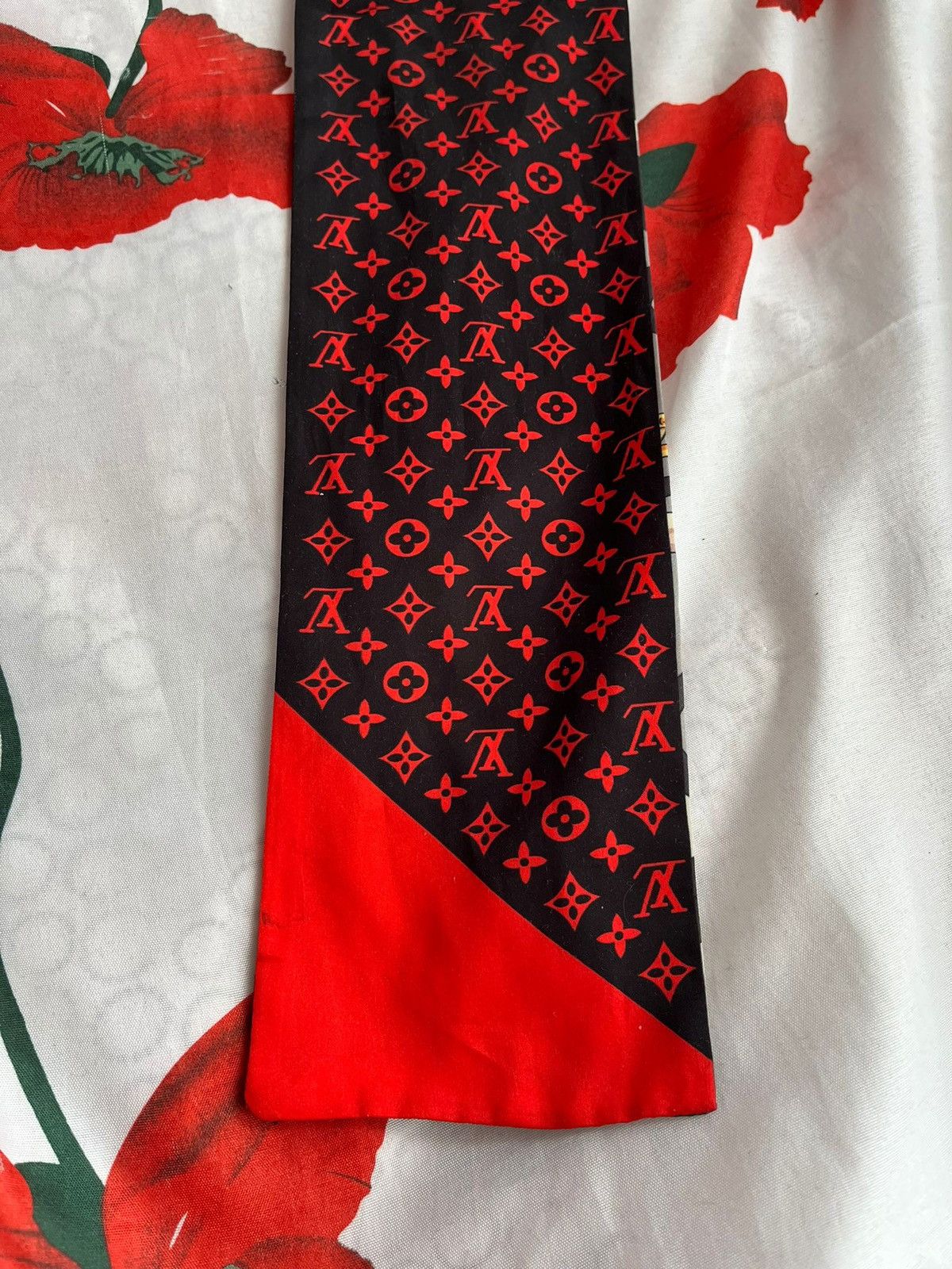 Louis Vuitton Louis Vuitton scarf handkerchief monogram Size ONE SIZE - 3 Thumbnail