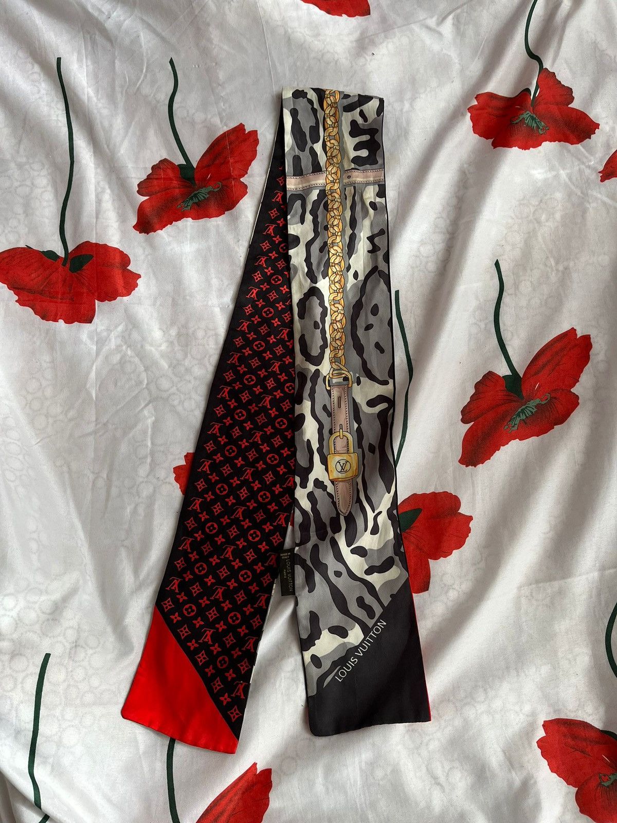 Louis Vuitton Louis Vuitton scarf handkerchief monogram Size ONE SIZE - 7 Thumbnail