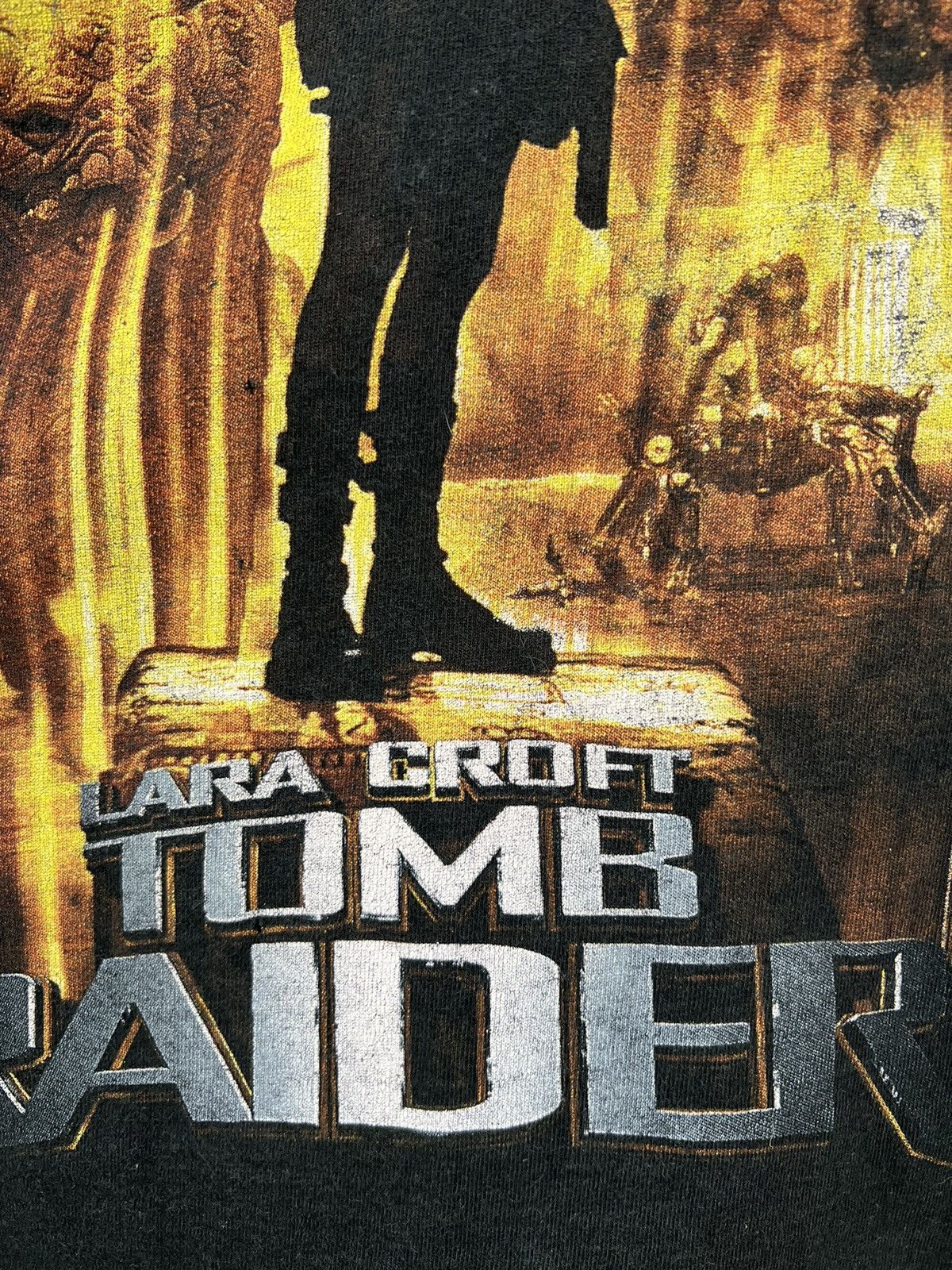 Vintage Vintage Lara Croft Tomb Raider Movie Film T Shirt Size US M / EU 48-50 / 2 - 4 Thumbnail