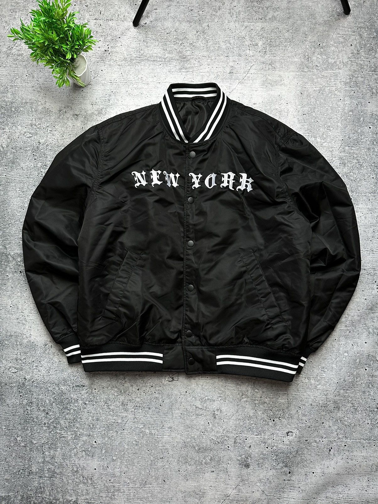 Vintage Vintage USA New York Hip-Hop Bomber Rap Jacket Size US XL / EU 56 / 4 - 3 Thumbnail