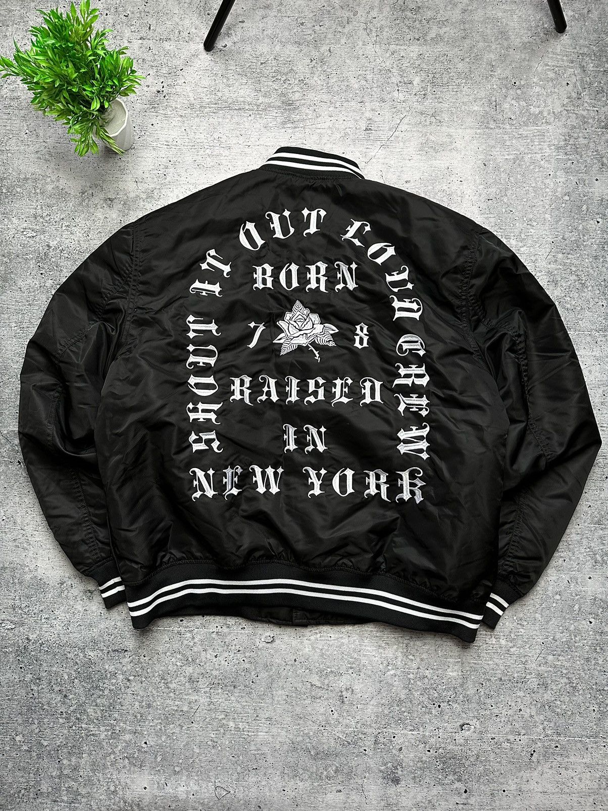 Vintage Vintage USA New York Hip-Hop Bomber Rap Jacket Size US XL / EU 56 / 4 - 1 Thumbnail