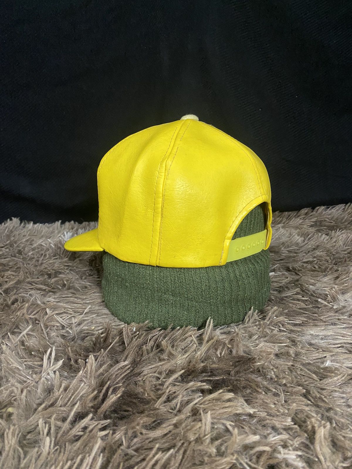 Leather × Vintage Vintage 80’s Racing Car Chevrolet Leather by youngan Size ONE SIZE - 7 Thumbnail