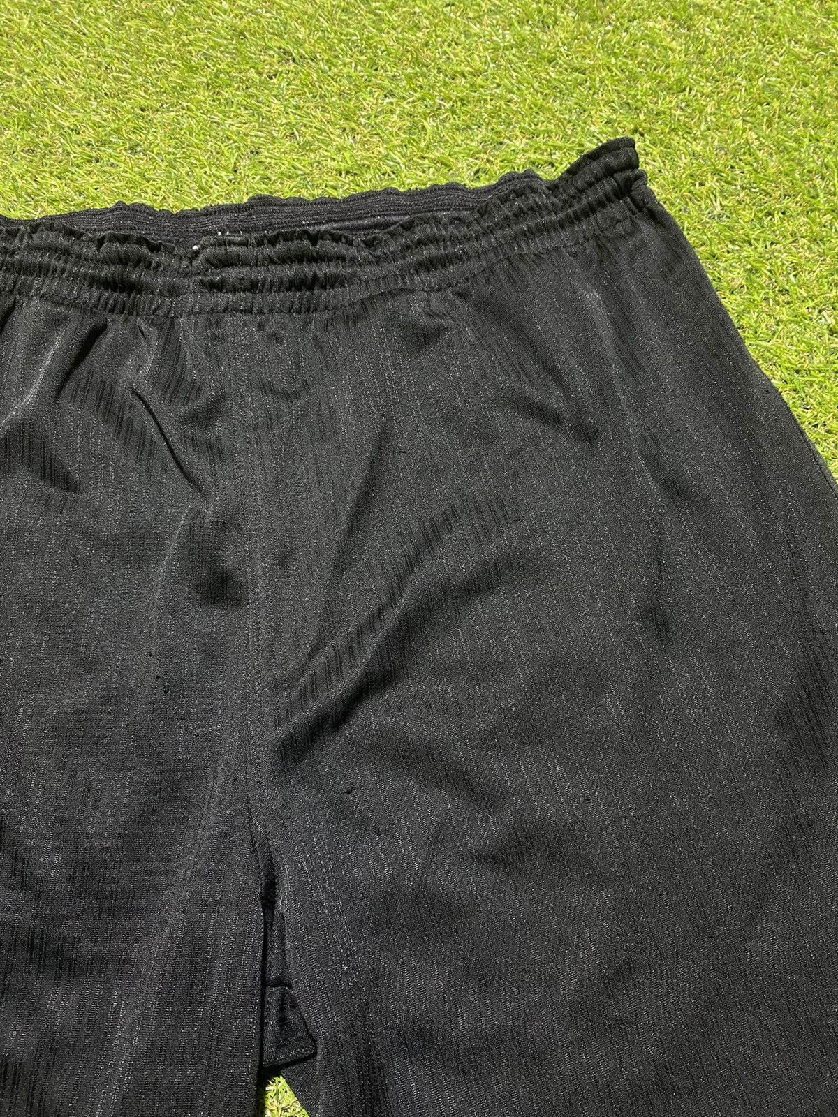 Nike Vintage Nike shorts streetwear swoosh casual y2k size L Size US 34 / EU 50 - 2 Thumbnail