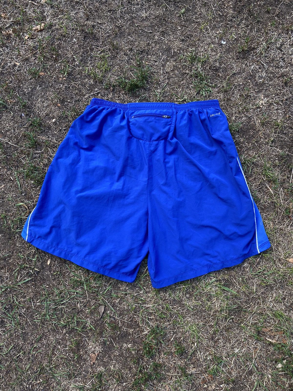 Nike Vintage Nike shorts streetwear swoosh casual y2k size XL Size US 36 / EU 52 - 2 Thumbnail