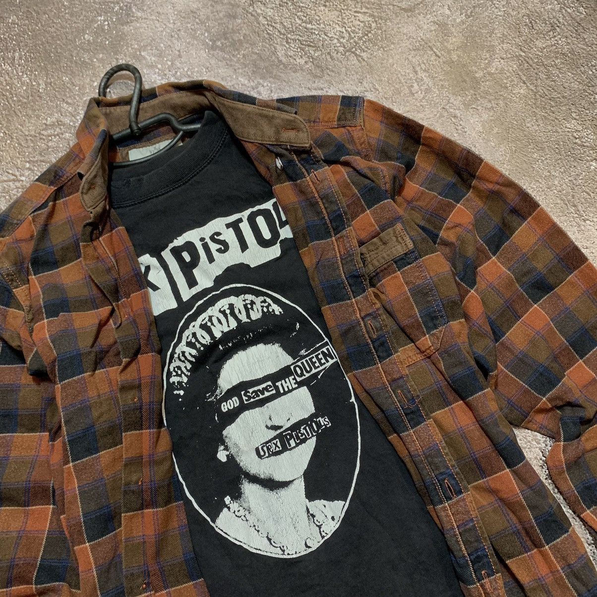 Vintage Vintage 90s Punk Graphic Tee Brown Plaid Shirt Grunge Slim S Size US S / EU 44-46 / 1 - 5 Thumbnail