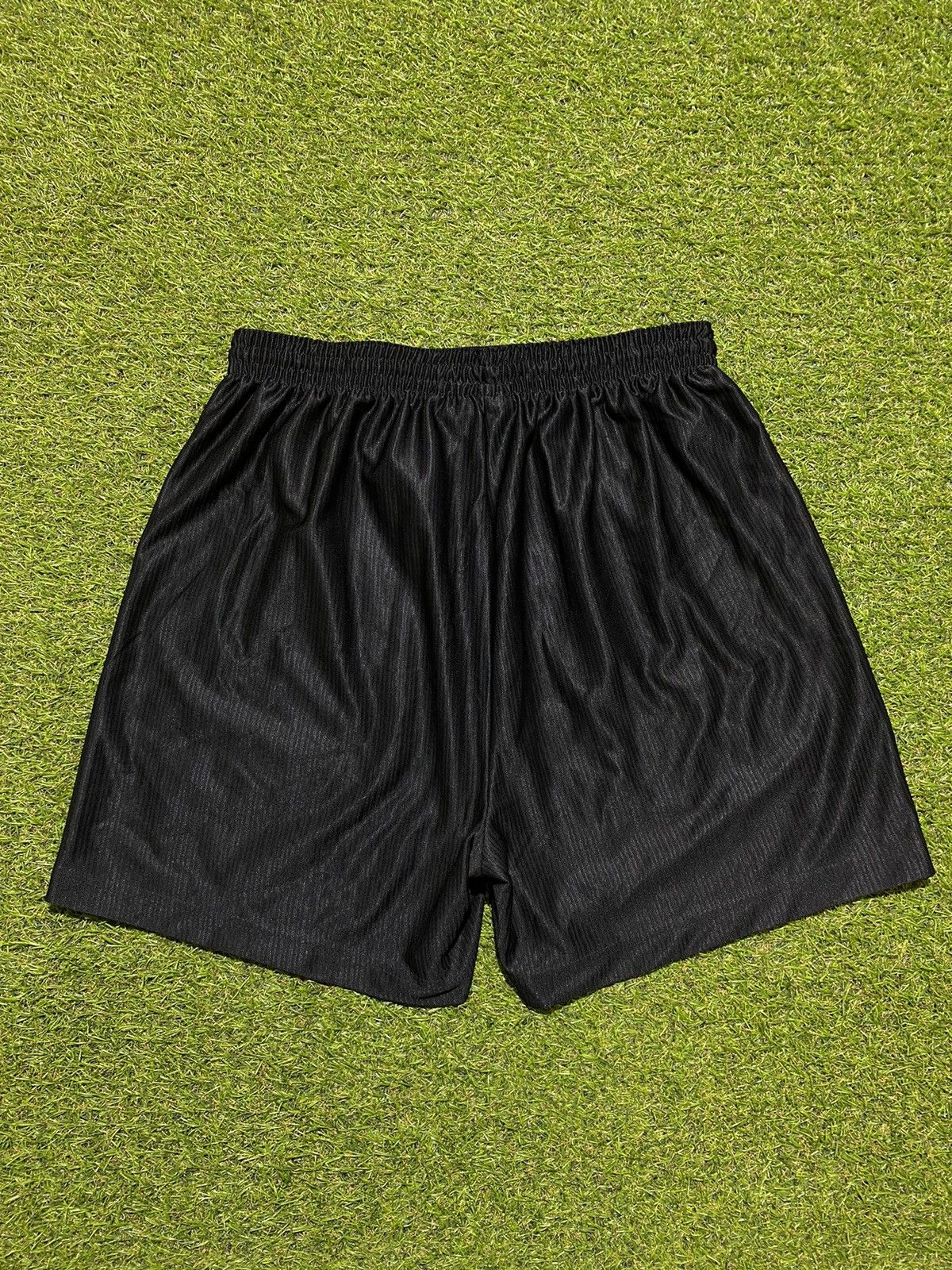 Nike Vintage Nike shorts streetwear swoosh casual y2k size L Size US 34 / EU 50 - 2 Thumbnail