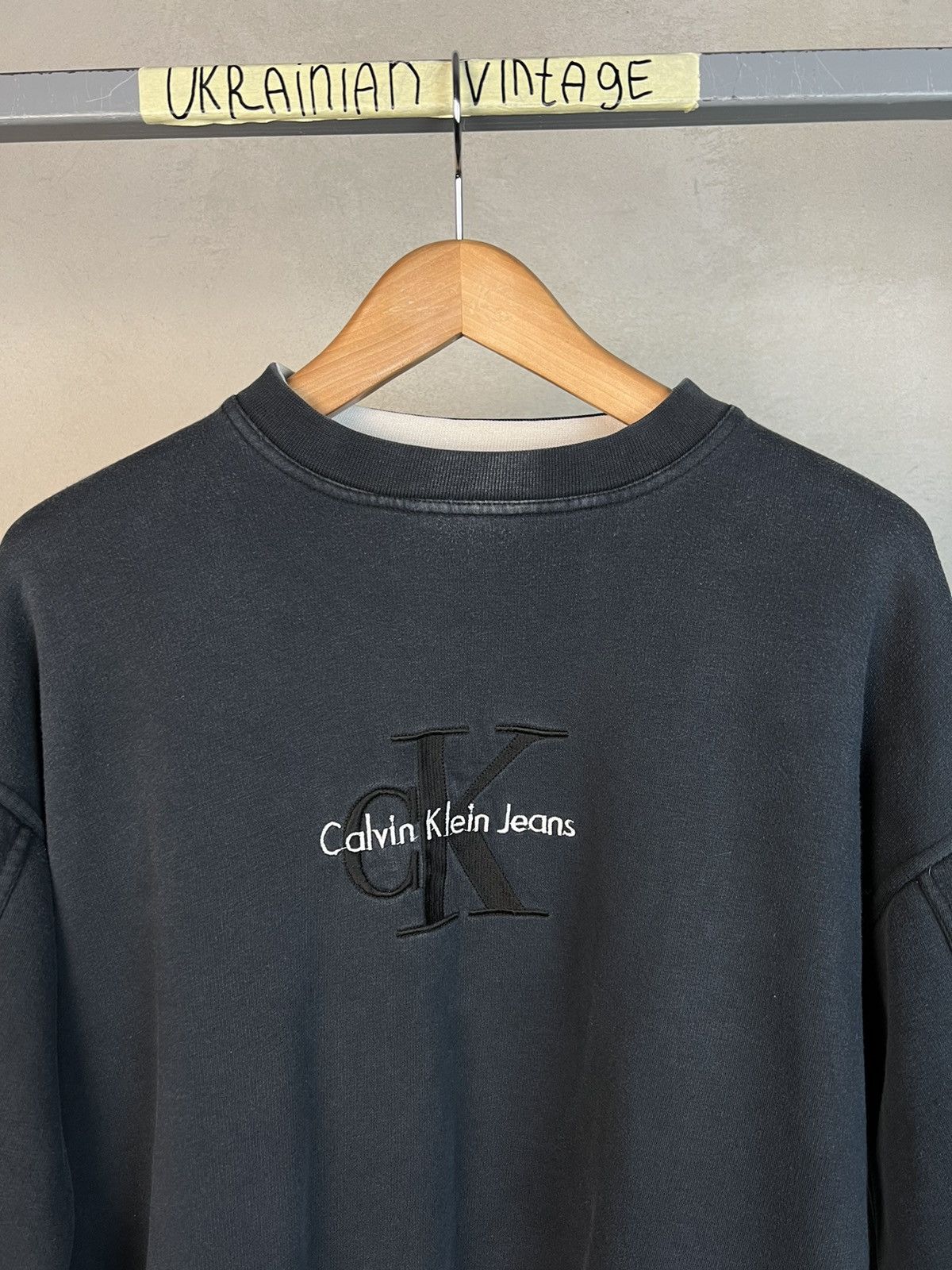 Calvin Klein •Free shipping• Vintage Calvin Klein Jeans Gray Sweatshirt Size US M / EU 48-50 / 2 - 1 Thumbnail