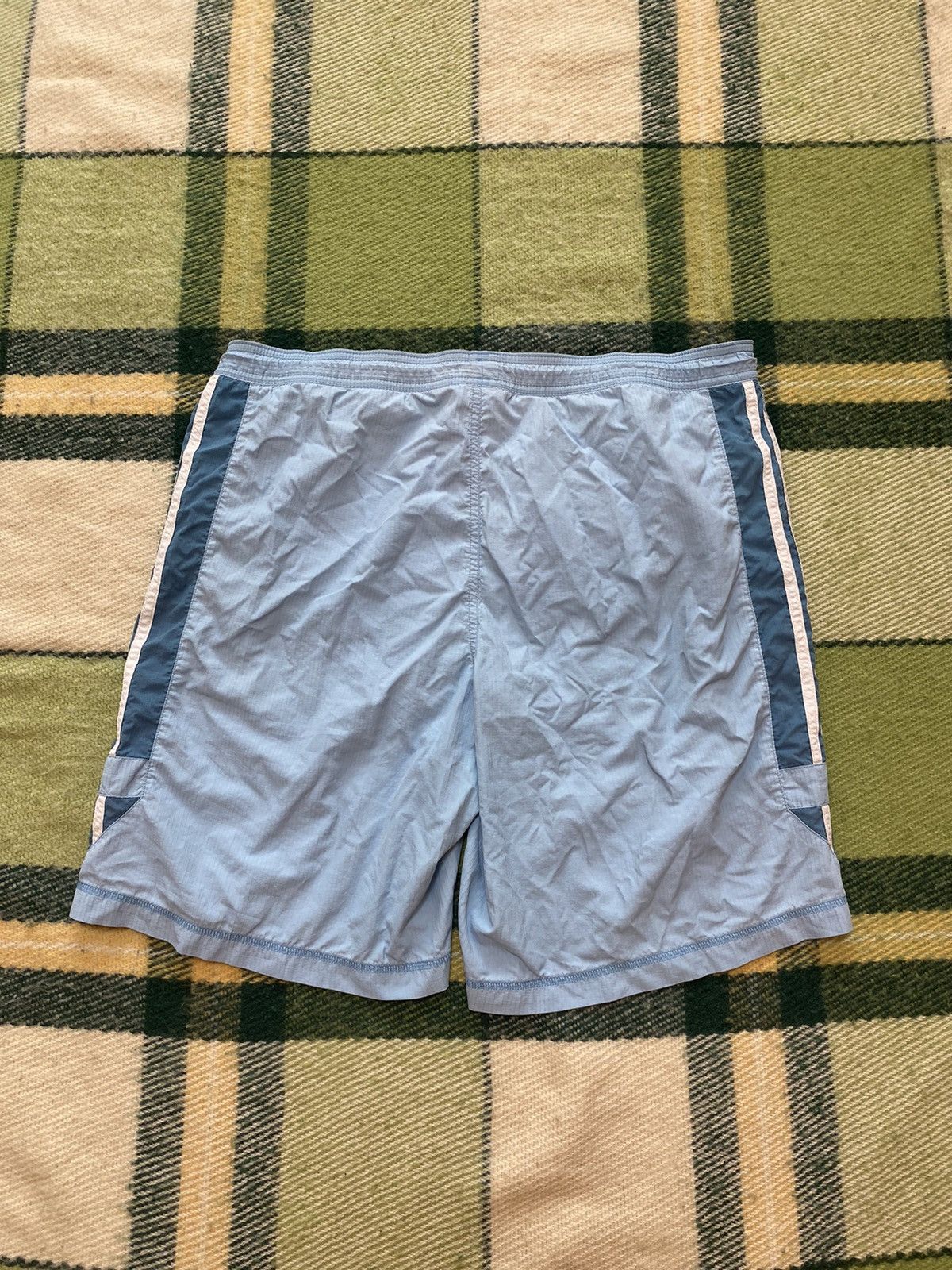 Adidas Vintage Adidas shorts streetwear y2k casual style size M Size US 32 / EU 48 - 3 Thumbnail