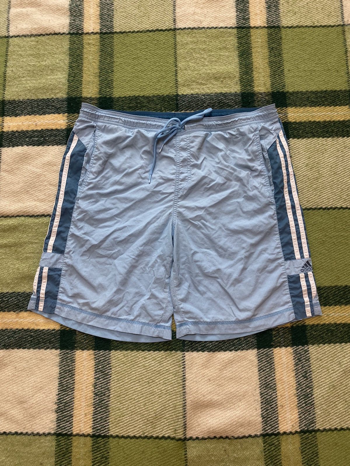 Adidas Vintage Adidas shorts streetwear y2k casual style size M Size US 32 / EU 48 - 1 Thumbnail
