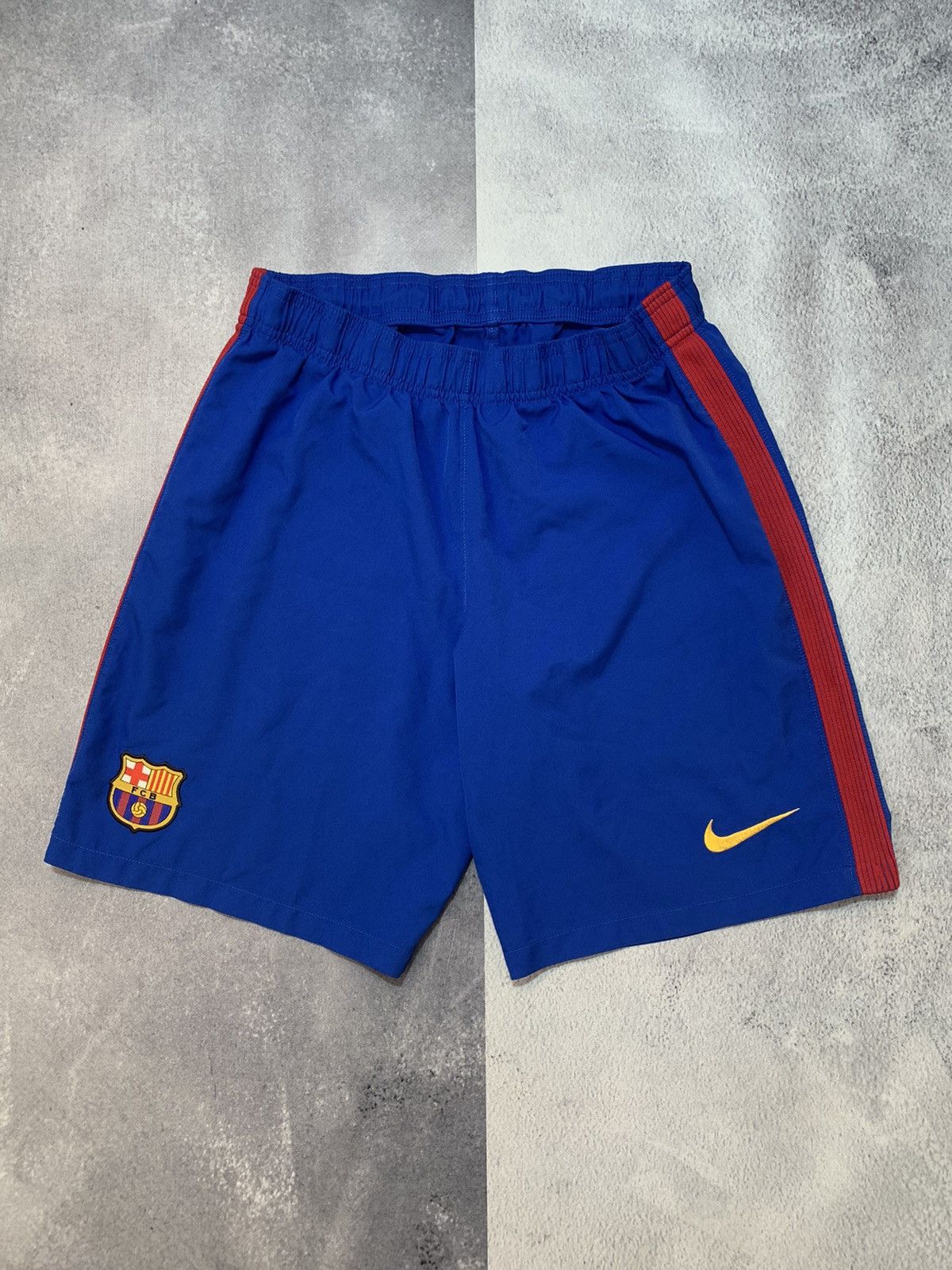 Nike × Vintage Vintage FC Barcelona Nike shorts streetwear Y2K style size M Size US 32 / EU 48 - 1 Thumbnail