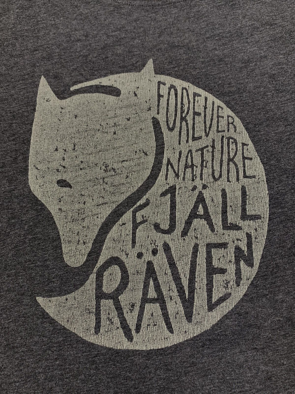 Fjallraven Vintage Y2K FjallRaven tee outdoor big logo size XL Size US XL / EU 56 / 4 - 3 Thumbnail