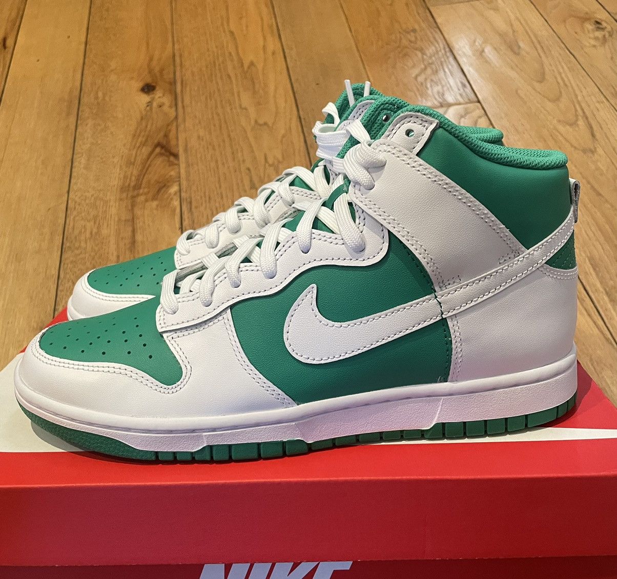 Nike Nike Dunk High Stadium Green Pine 2023 Size US 9 / EU 42 - 2 Thumbnail