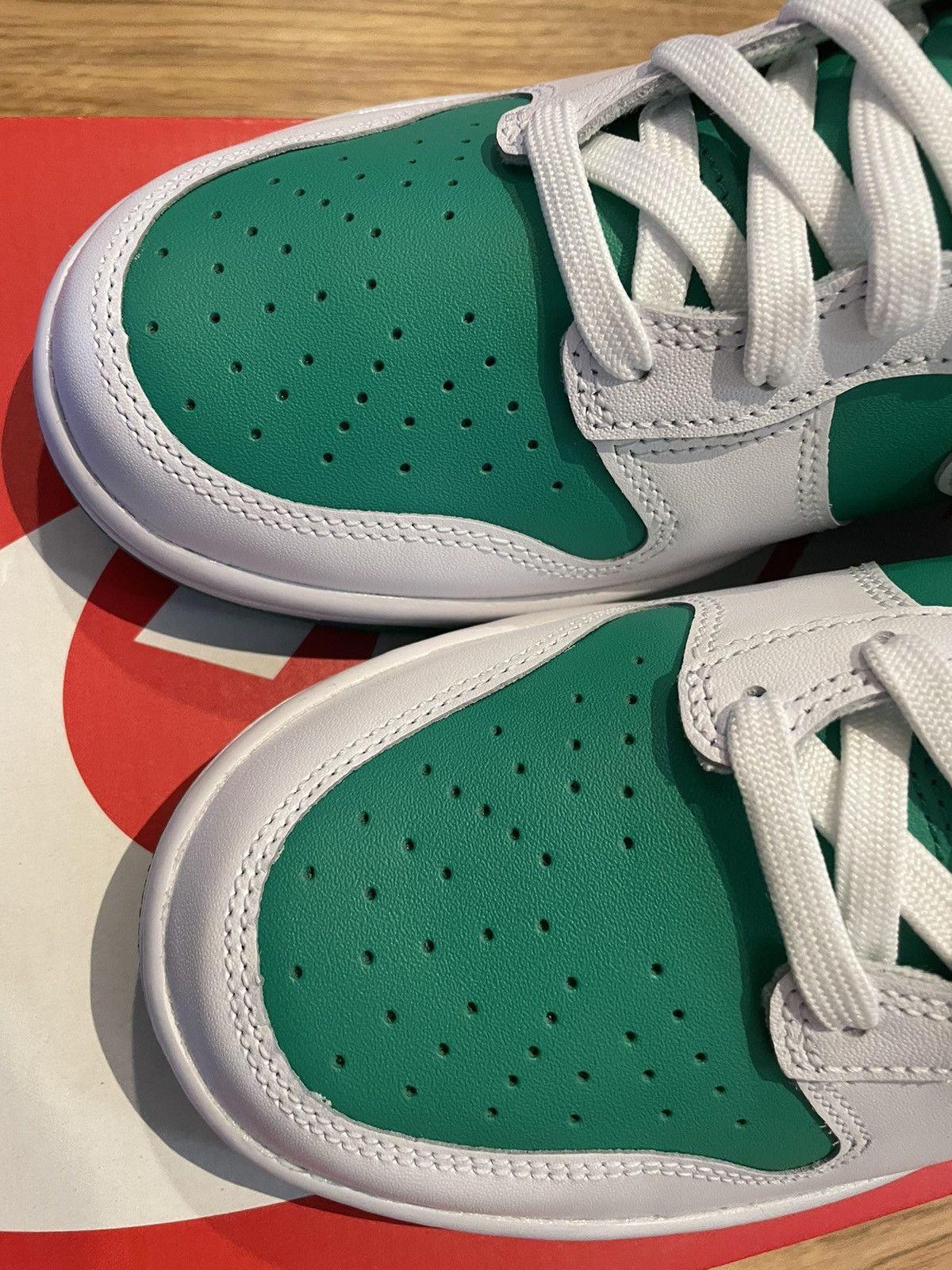 Nike Nike Dunk High Stadium Green Pine 2023 Size US 9 / EU 42 - 5 Thumbnail