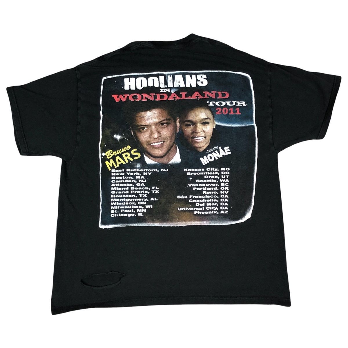 Band Tees × Hanes × Other 2011 Bruno Mars Hooligans In Wondaland Bootleg Tour Shirt XL Size US XL / EU 56 / 4 - 1 Thumbnail
