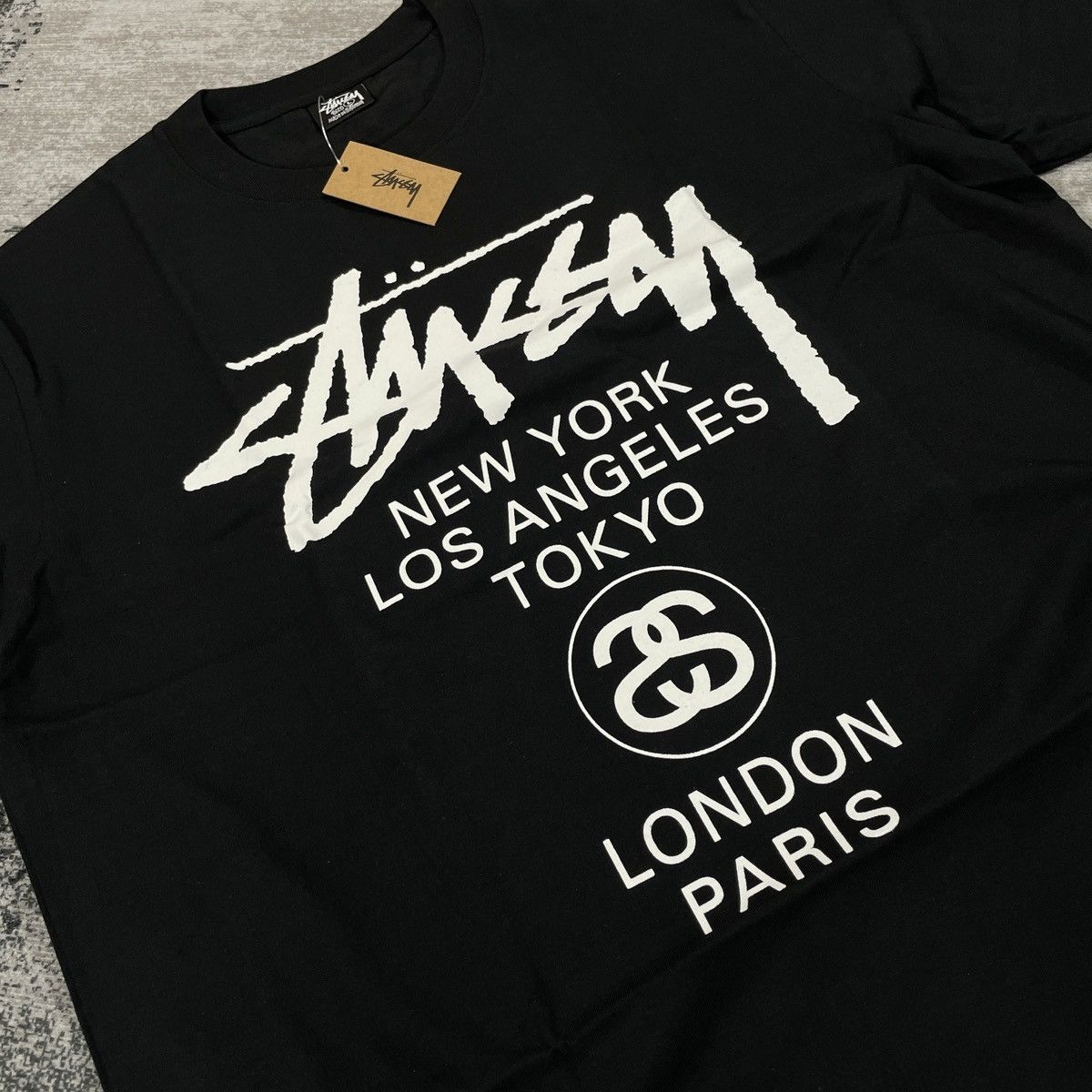 Stussy STUSSY WORLD TOUR TEE // LARGE Size US L / EU 52-54 / 3 - 2 Thumbnail