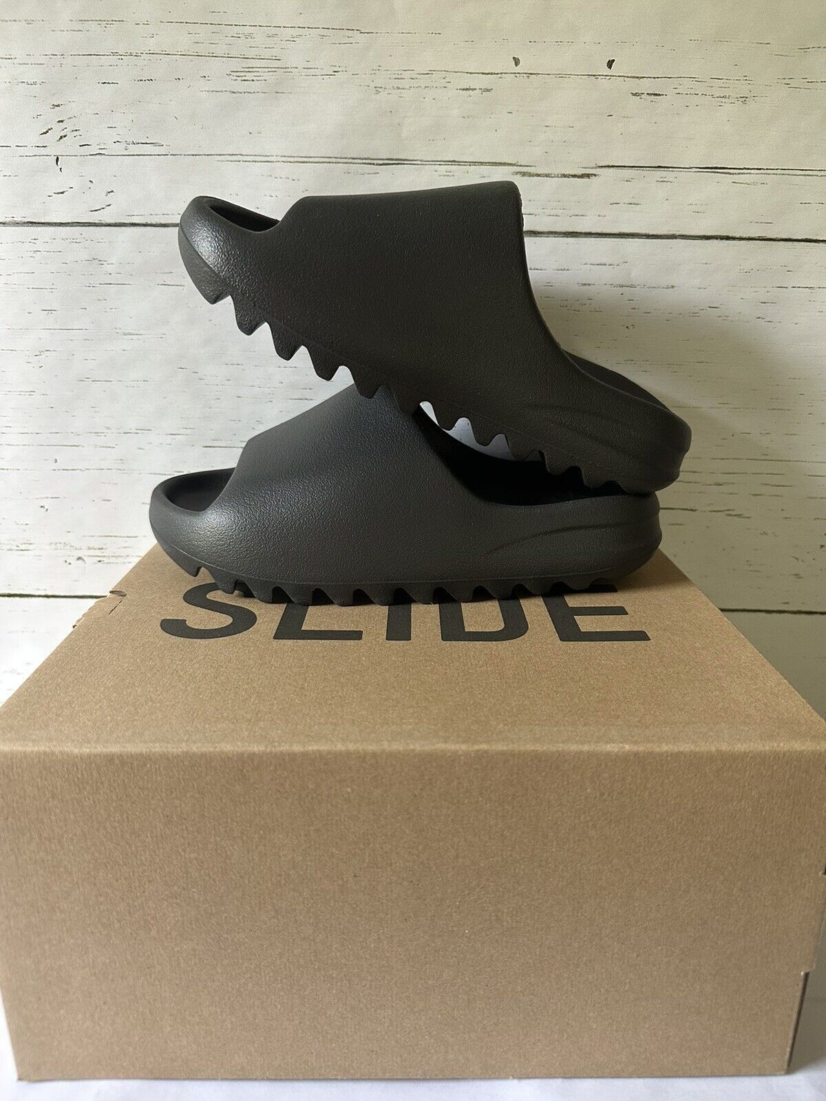 Adidas × Kanye West Men's 5 Women's 6 Onyx Yeezy Slide Black NEW 350 v2 500 700 Size US 5 / EU 37 - 6 Thumbnail