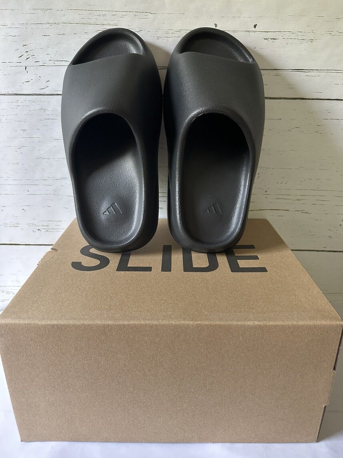 Adidas × Kanye West Men's 5 Women's 6 Onyx Yeezy Slide Black NEW 350 v2 500 700 Size US 5 / EU 37 - 4 Thumbnail