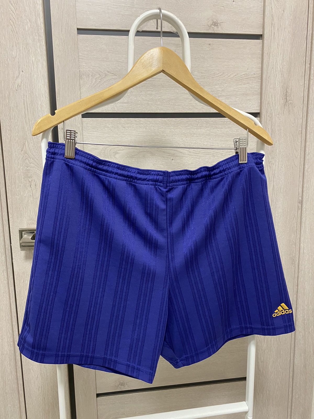 Adidas × Vintage Adidas Vintage Stripped Navi Yellow Logo Jersey Shorts Size US 32 / EU 48 - 1 Thumbnail