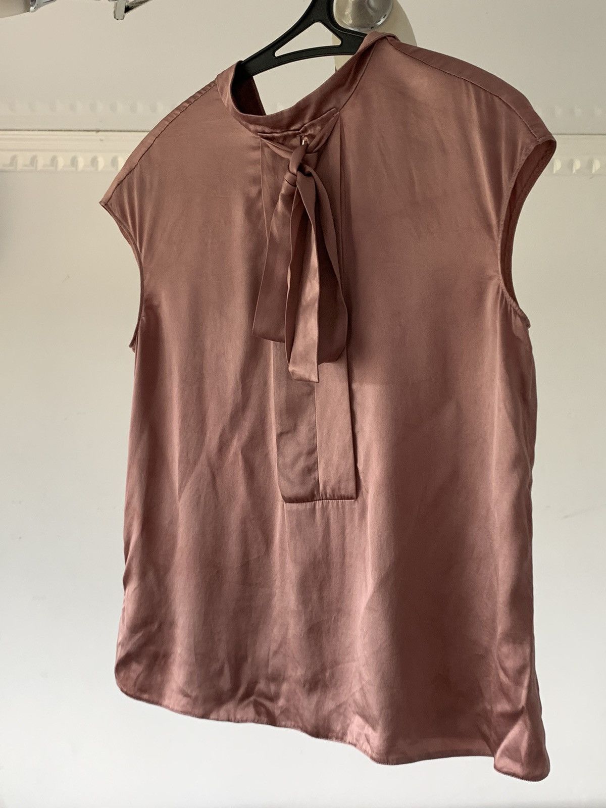 Prada Prada pink silk sleeveless blouse Size XS / US 0-2 / IT 36-38 - 4 Thumbnail