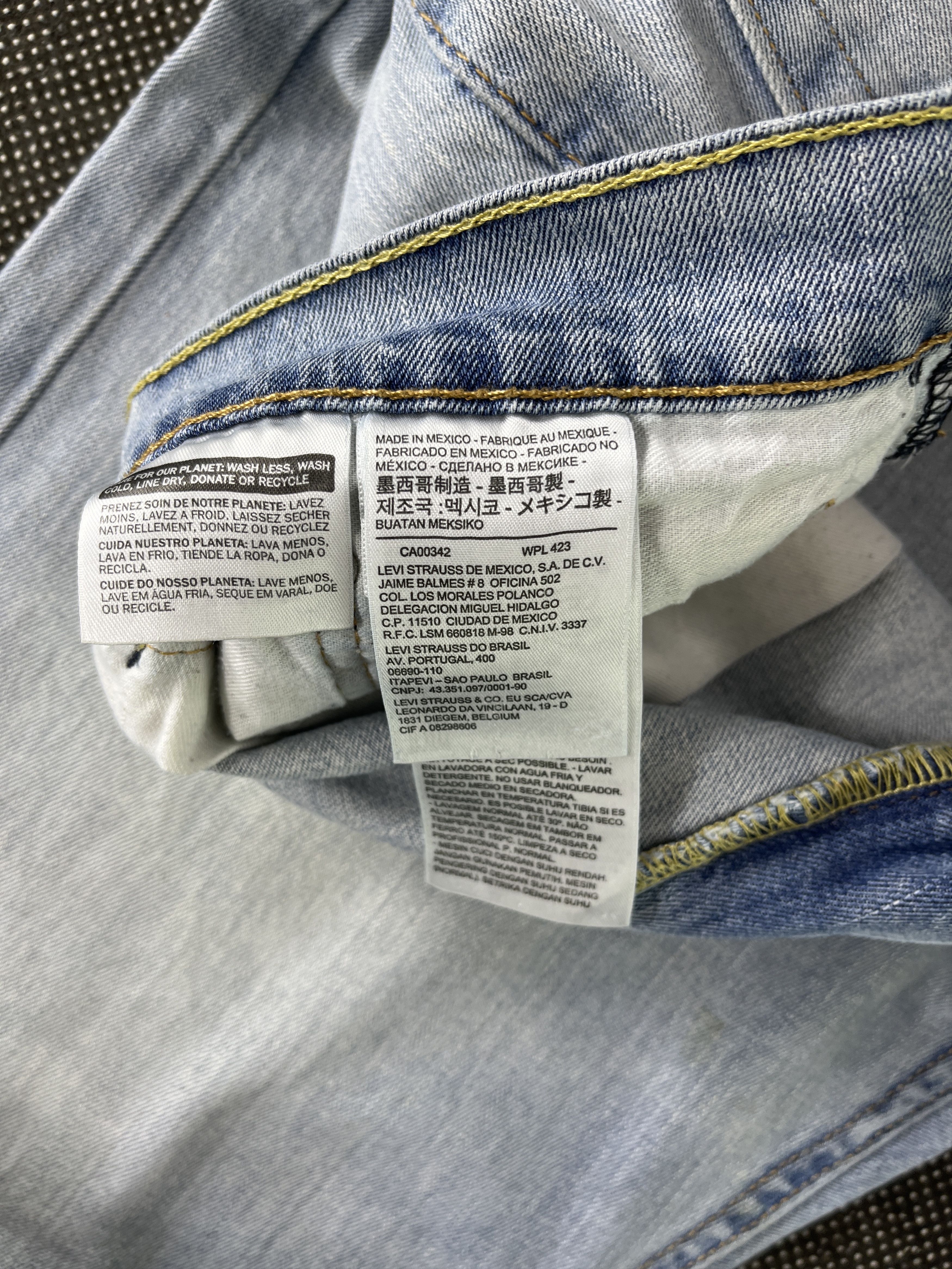Levi's Vintage Levis 505 Light Wash Jeans - J344 Size US 39 - 8 Thumbnail