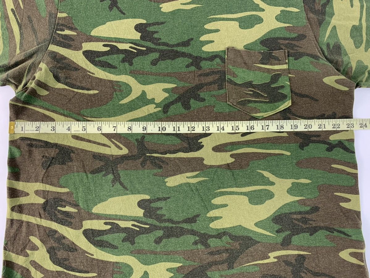 Vintage 90s Army Military Green Camouflage Single Pocket Tee Size US XL / EU 56 / 4 - 7 Thumbnail