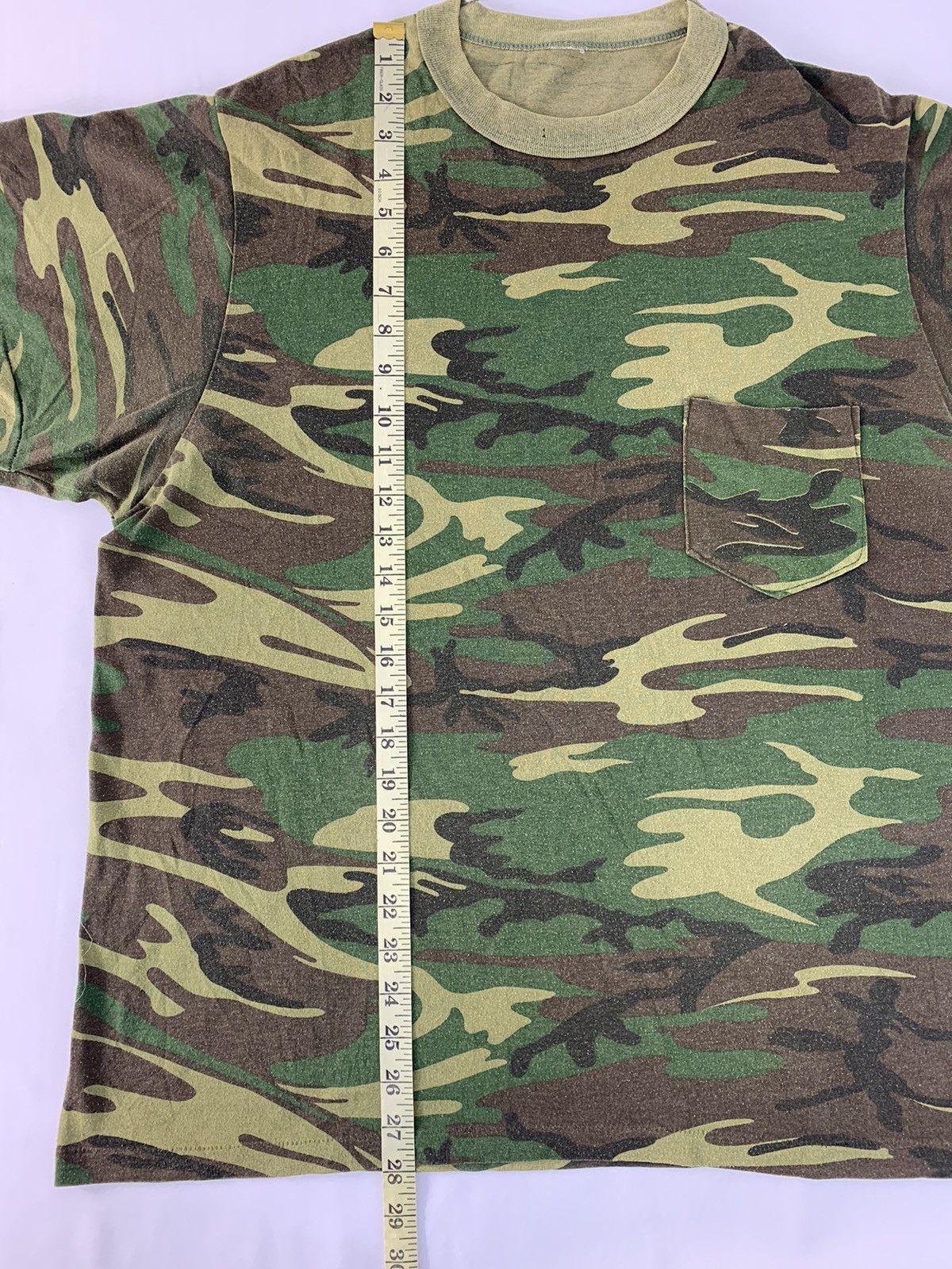 Vintage 90s Army Military Green Camouflage Single Pocket Tee Size US XL / EU 56 / 4 - 8 Thumbnail