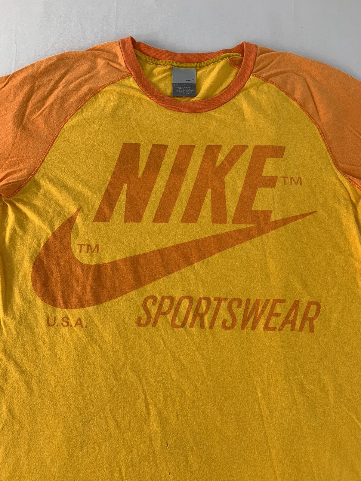 Nike Hype Nike Usa Sportswear Big Swoosh Logo Unisex Tee Size US S / EU 44-46 / 1 - 3 Thumbnail