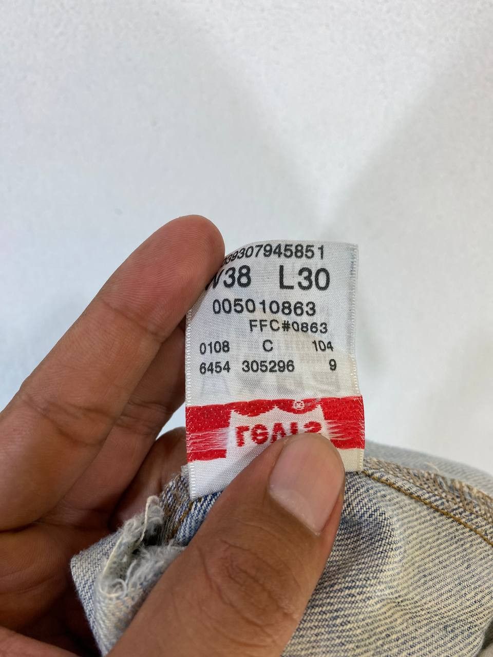 Levi's vintage levis 501 distressed denim Size US 39 - 15 Thumbnail
