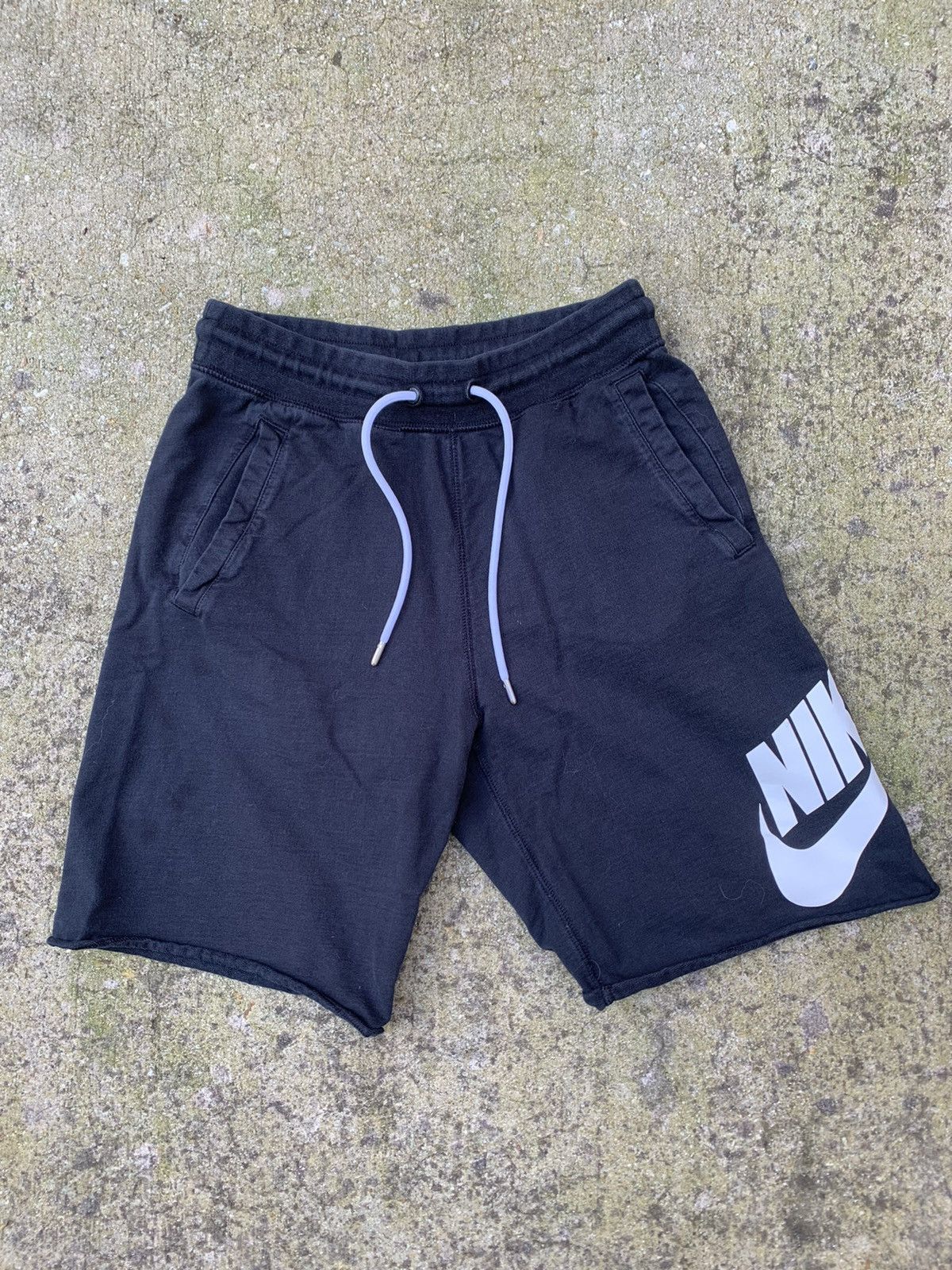 Nike Nike Shorts Size US 30 / EU 46 - 1 Thumbnail