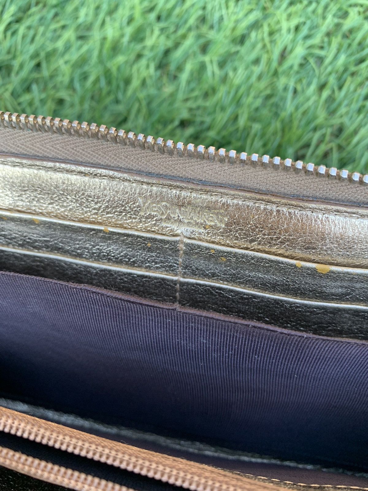 Yves Saint Laurent YVES SAINT LAURENT mail wallet round zipper leather Size ONE SIZE - 5 Thumbnail