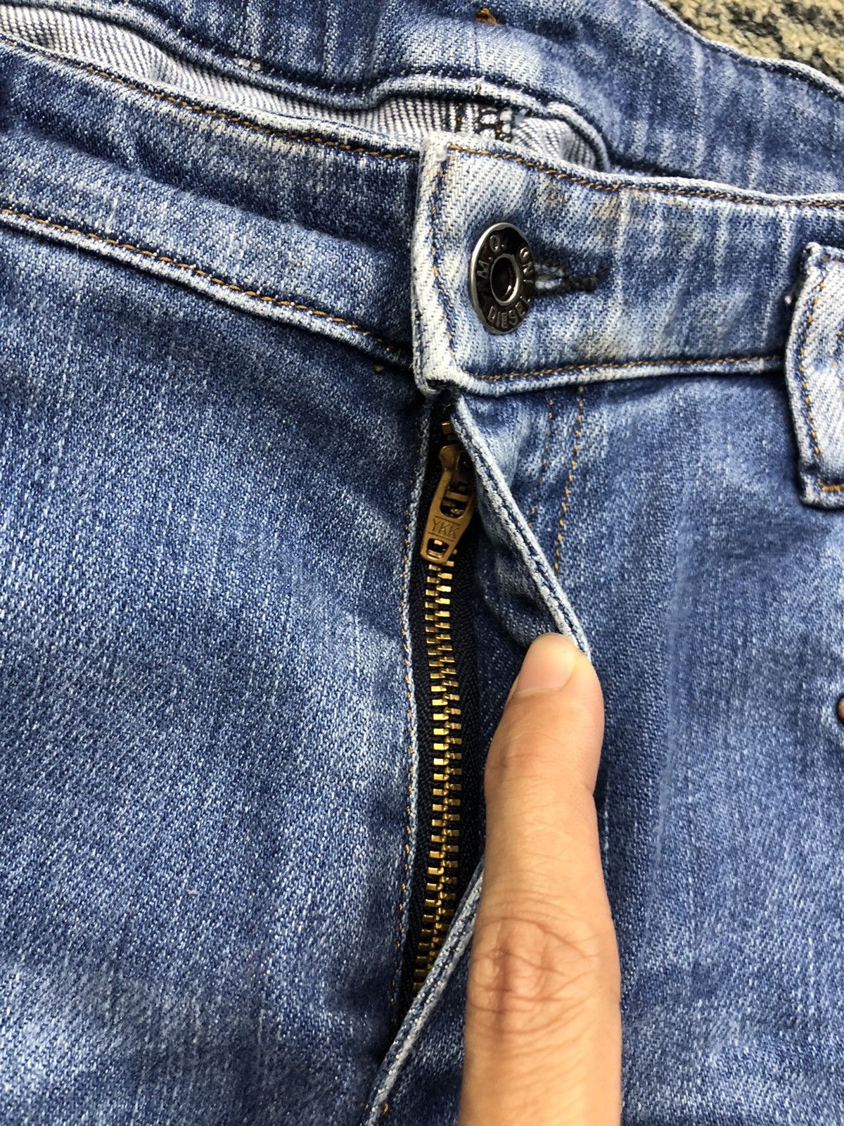 Diesel Diesel Chinelle Regular Slim TaperedStretch Faded Blue Jeans Size US 27 - 10 Thumbnail