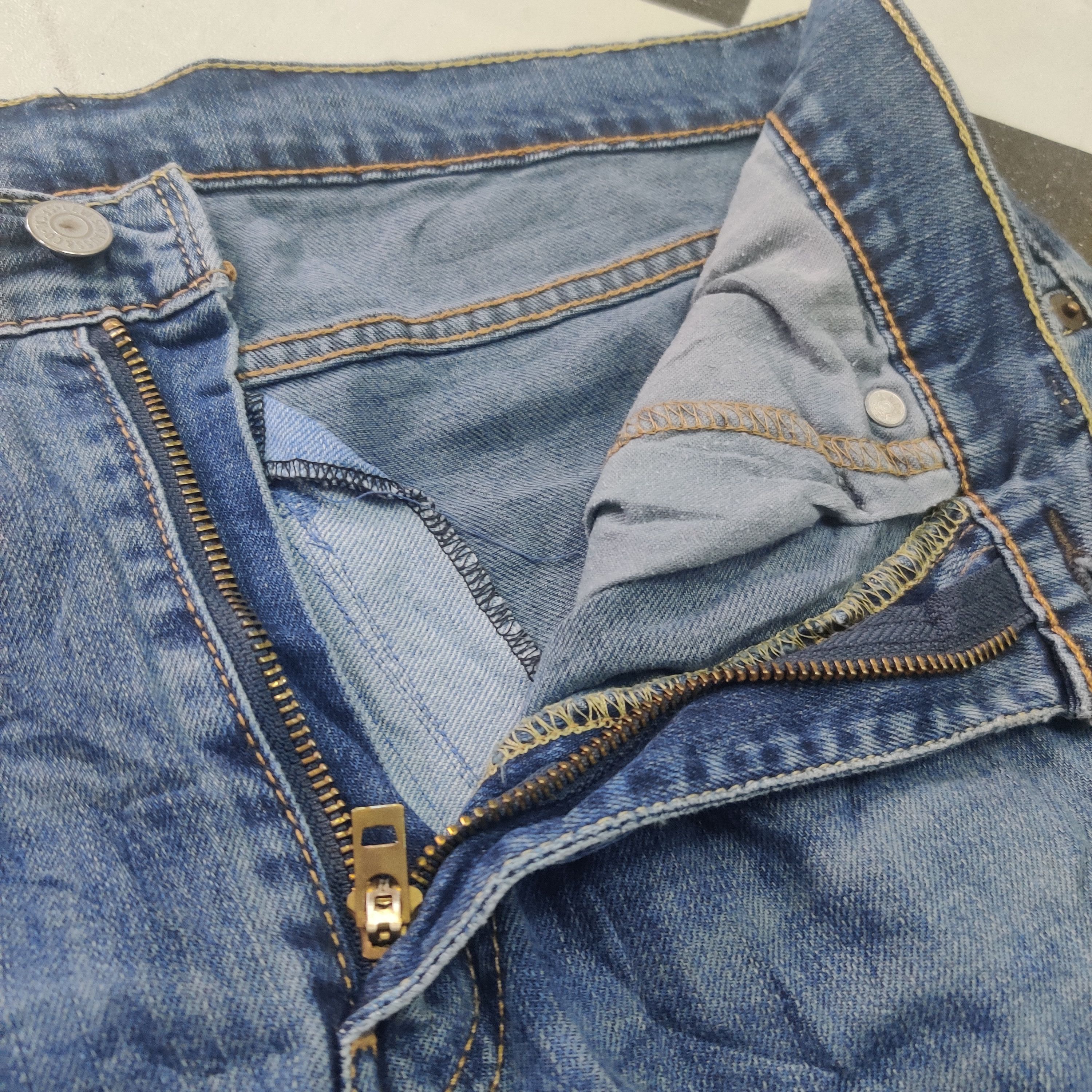 Levi's × Vintage Vintage Blue Wash Levis 522 Jeans-Z5 Size US 34 / EU 50 - 8 Thumbnail