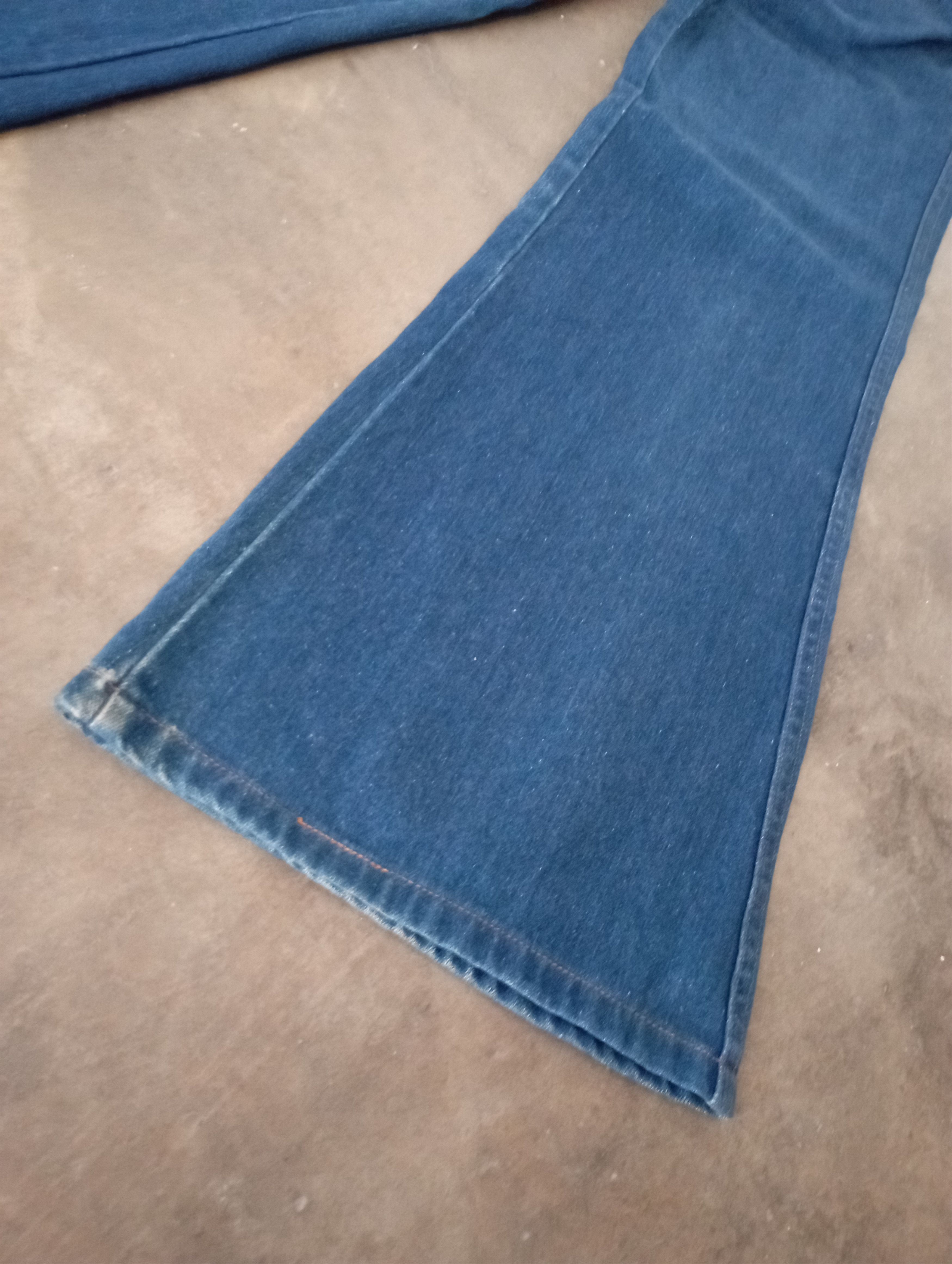 Levi's Vintage Levi's 601 Super Flare Bellbottom Bootcut Jeans Size US 27 - 3 Thumbnail