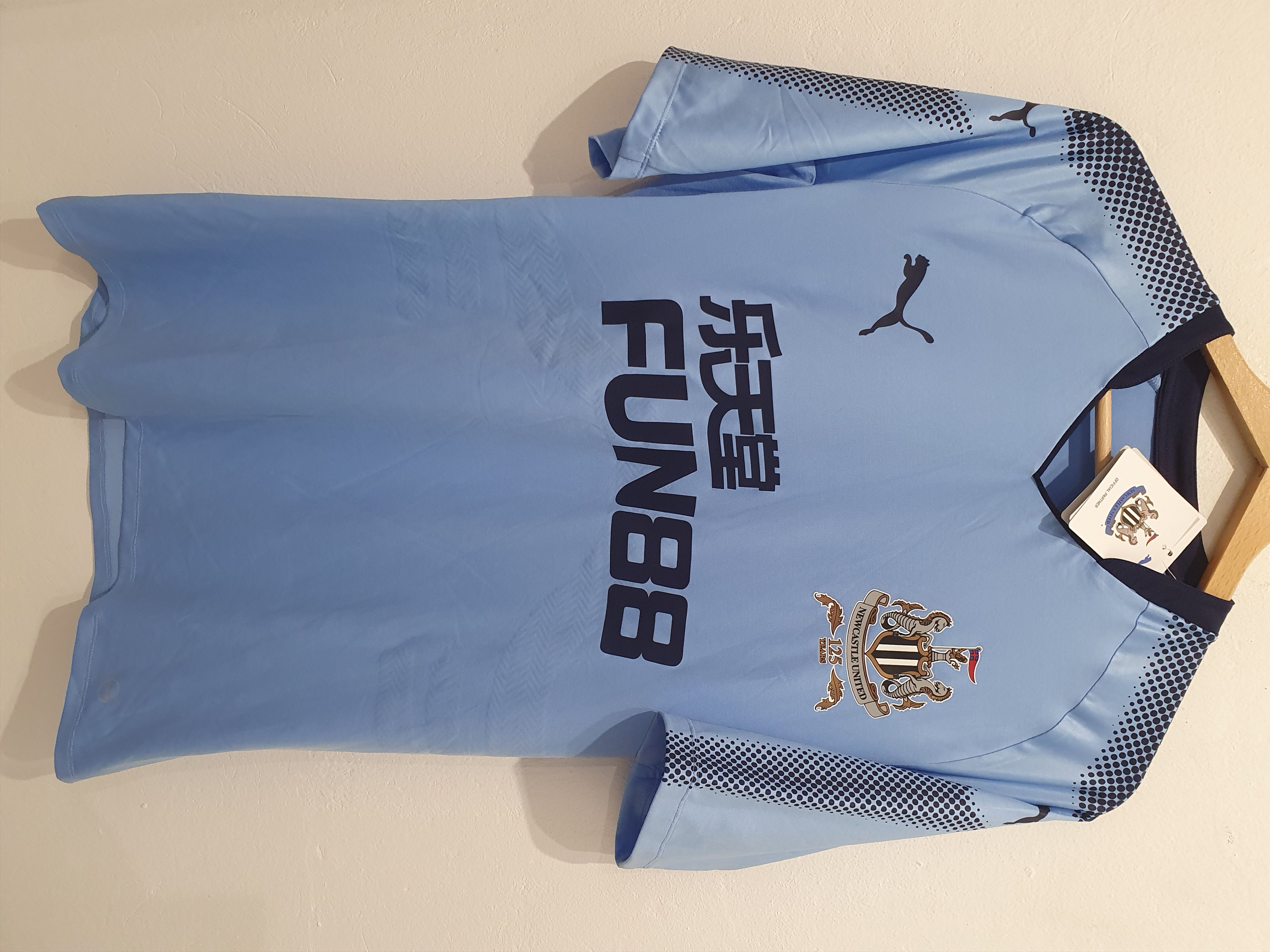 image of Newcastle United Size XL New 2017 2018 Shirt Jersey in Blue, Men's