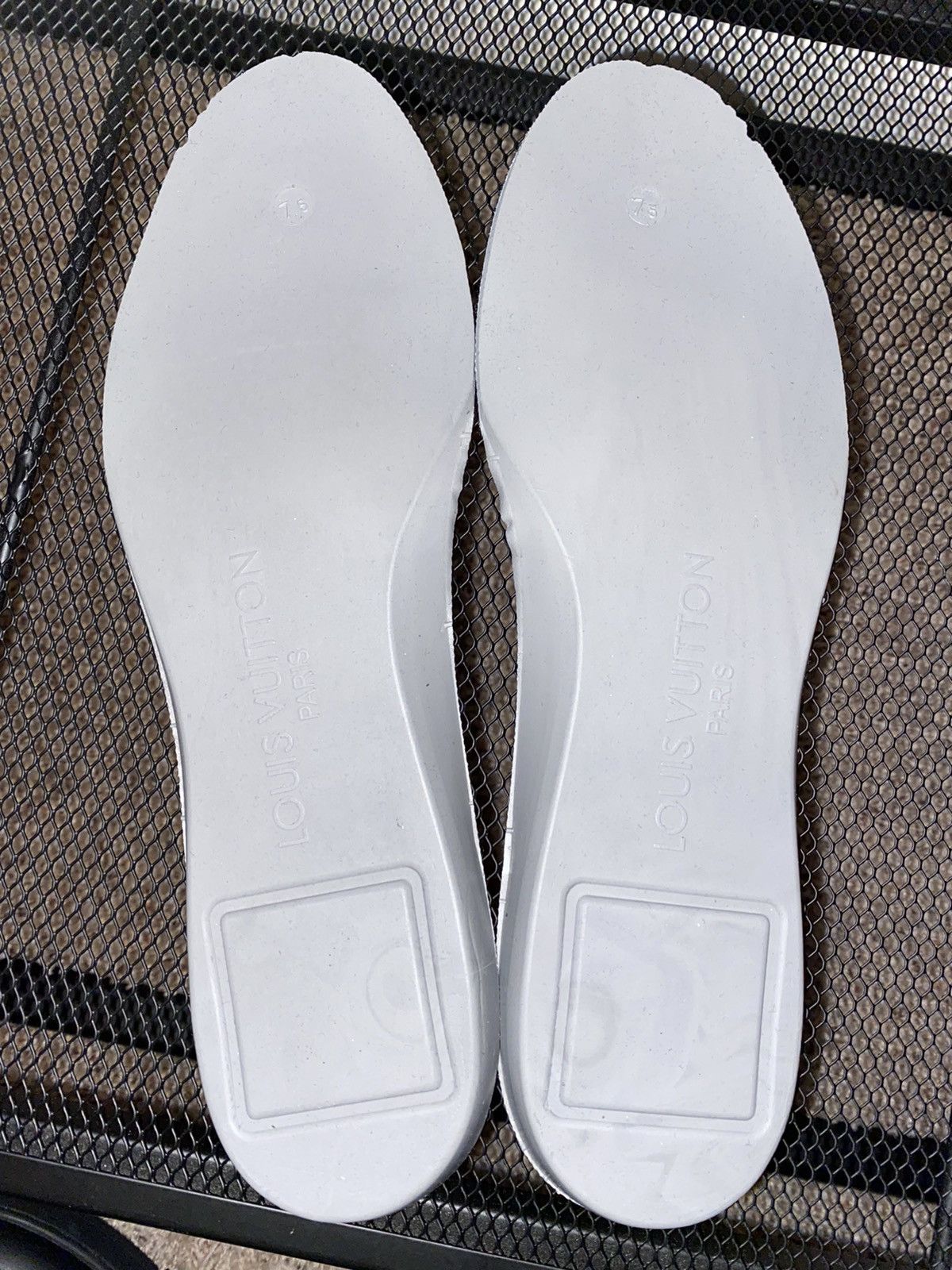 Louis Vuitton Louis Vuitton LV Trainer Sneaker Plain Rainbow Virgil Grail Size US 9 / EU 42 - 22 Thumbnail