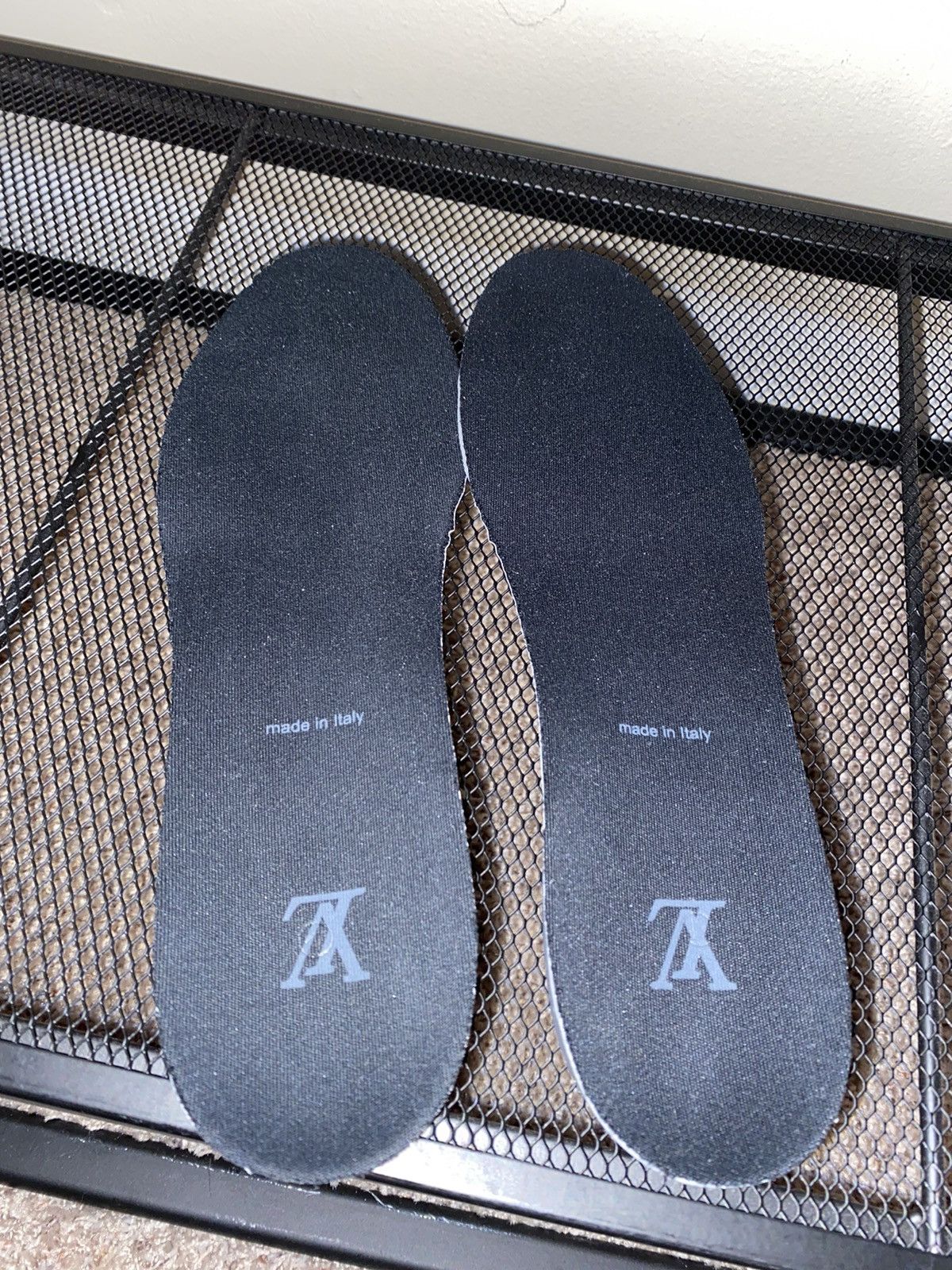 Louis Vuitton Louis Vuitton LV Trainer Sneaker Plain Rainbow Virgil Grail Size US 9 / EU 42 - 21 Thumbnail